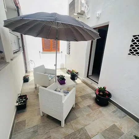 Apartment House Papanu La Punzesa *